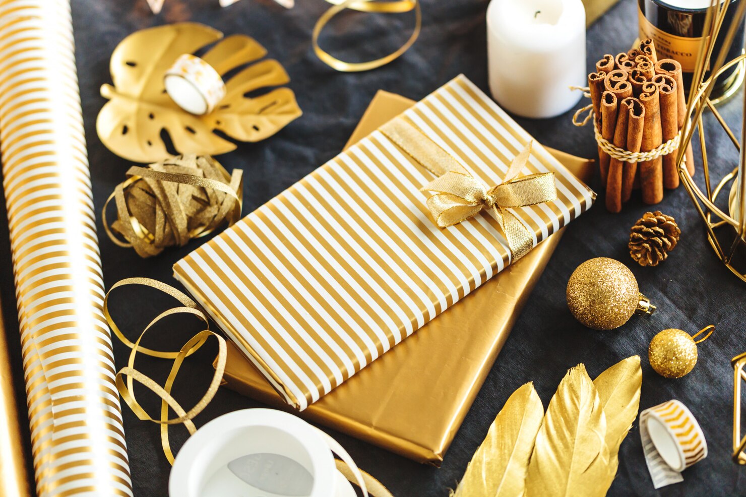Gold Gift Wrapping Set